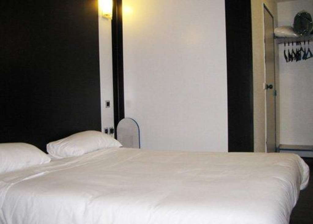 Comfort Hotel Poissy Technoparc Стая снимка