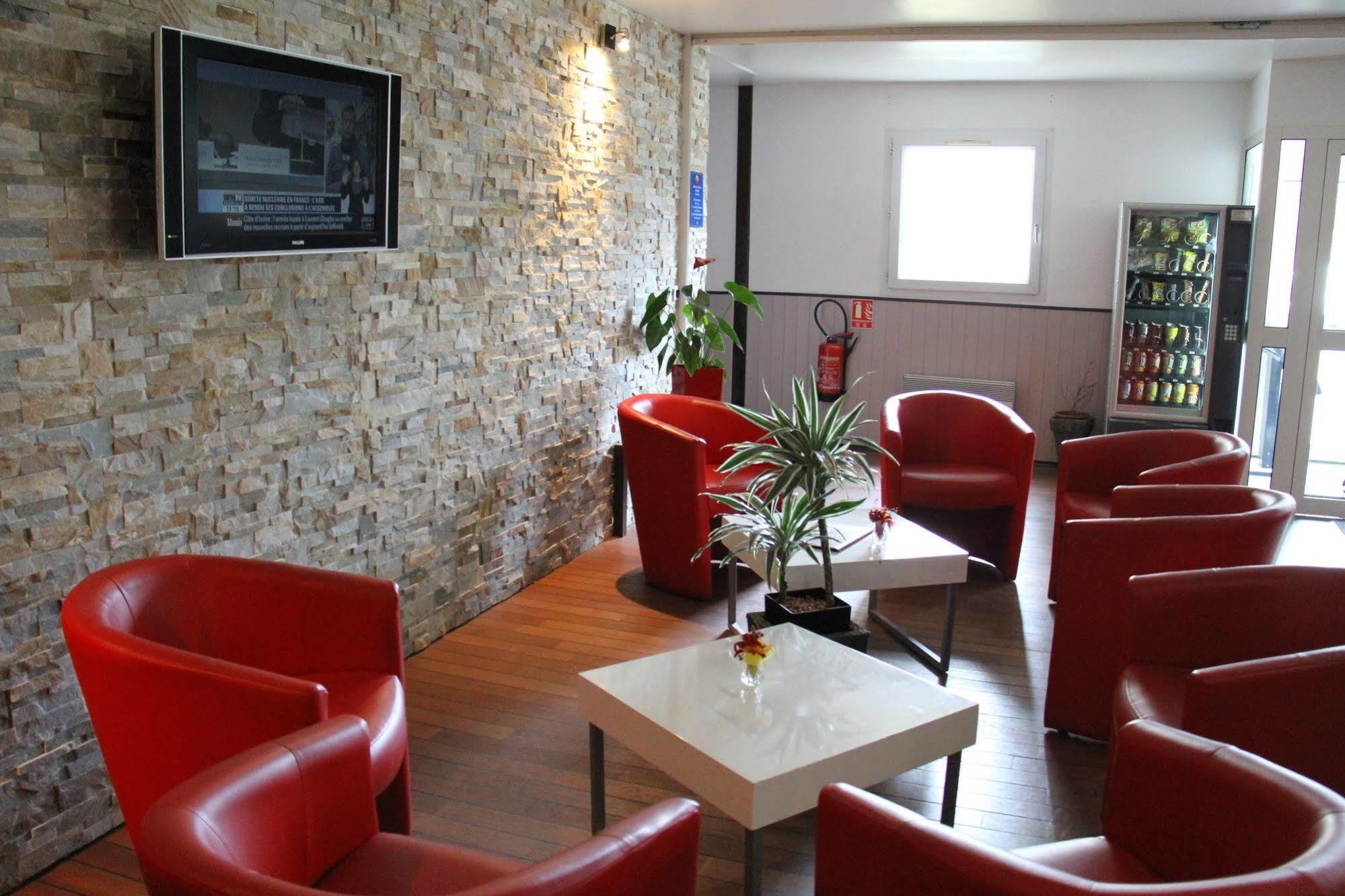Comfort Hotel Poissy Technoparc Екстериор снимка